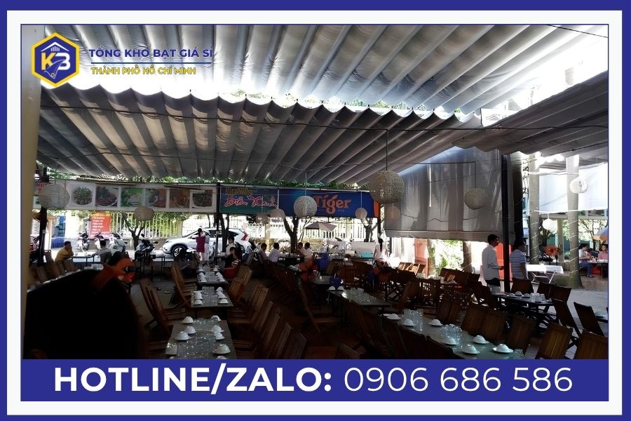 Lắp đặt mái bạt xếp lượn sóng​ cho quán ăn
